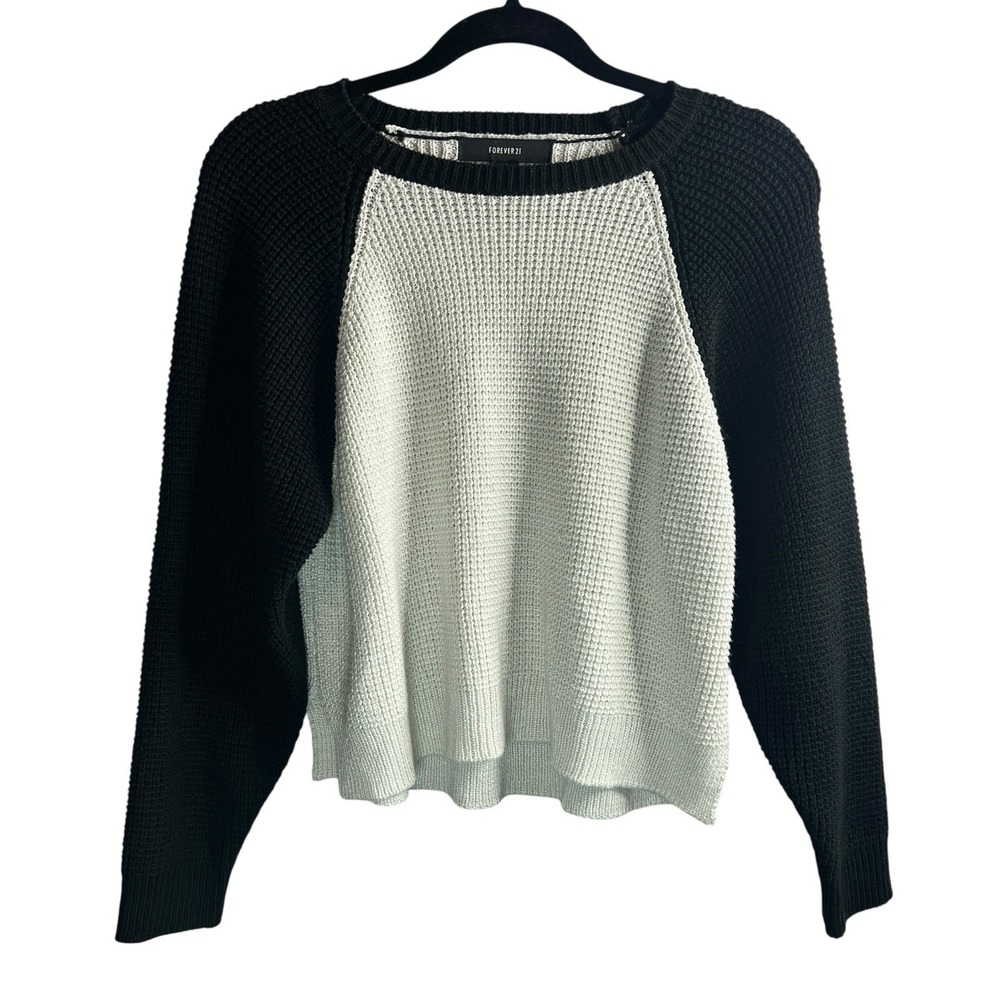 Forever 21 Women's Teen Waffle Knit Short Sweater Size M Black Cream Round Neck - Picture 1 of 9